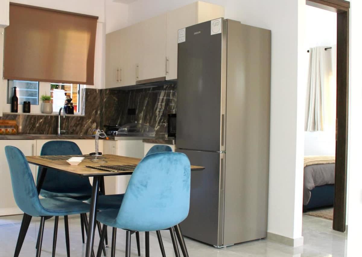 Patras Cozy Nest In The Vibrant City Center מראה חיצוני תמונה