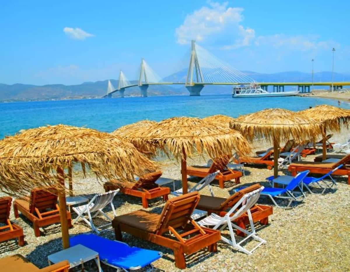 Patras Cozy Nest In The Vibrant City Center מראה חיצוני תמונה