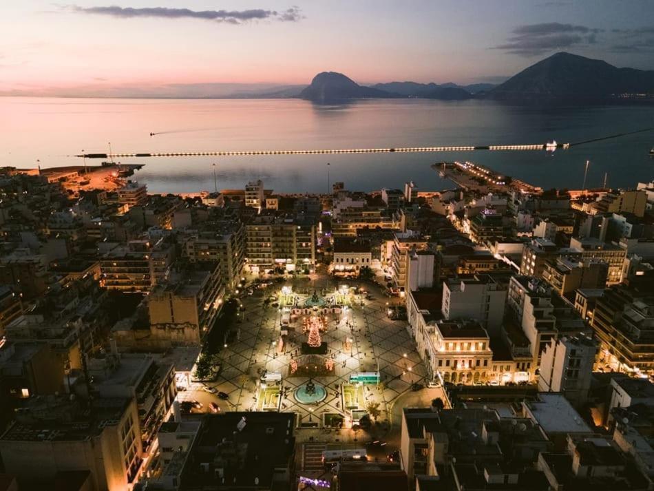 Patras Cozy Nest In The Vibrant City Center מראה חיצוני תמונה