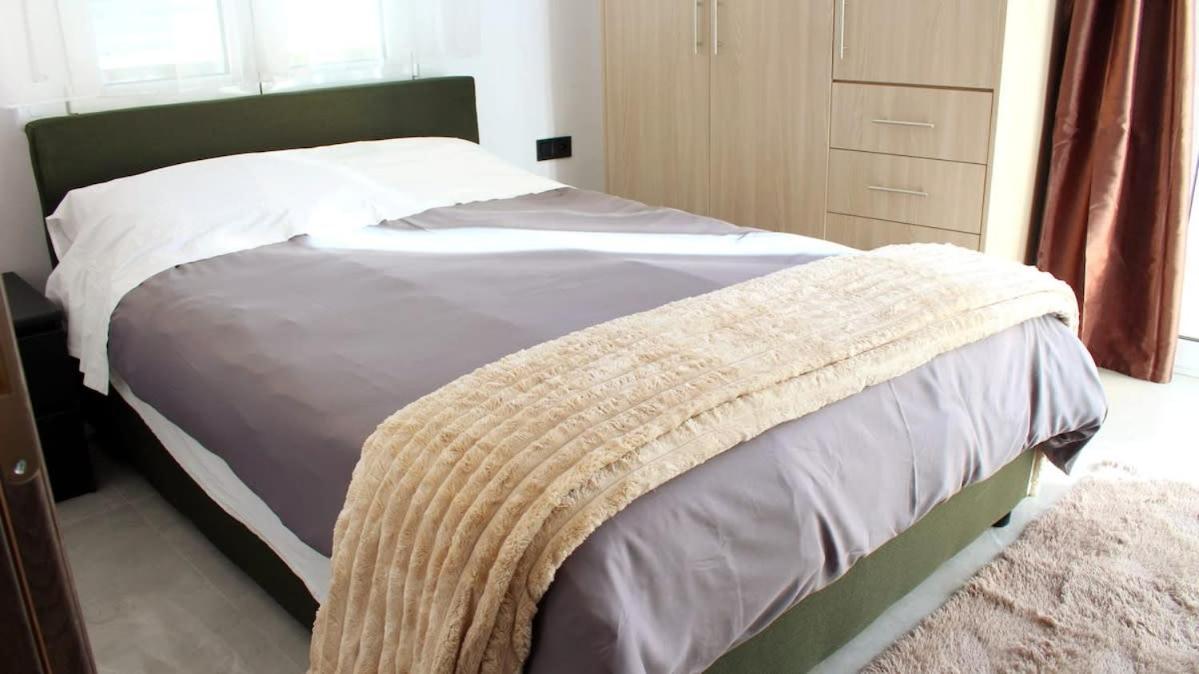 Patras Cozy Nest In The Vibrant City Center מראה חיצוני תמונה